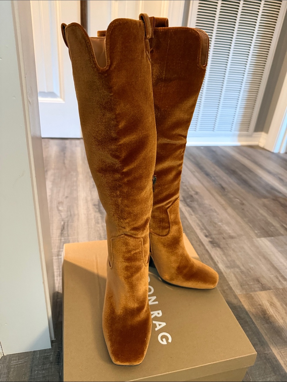 Women's Velvet Knee-High Heeled Boots in Deep Brown